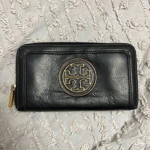 Tory Burch Black Leather Wallet